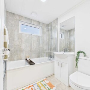 Aspire Menai Main Bathroom