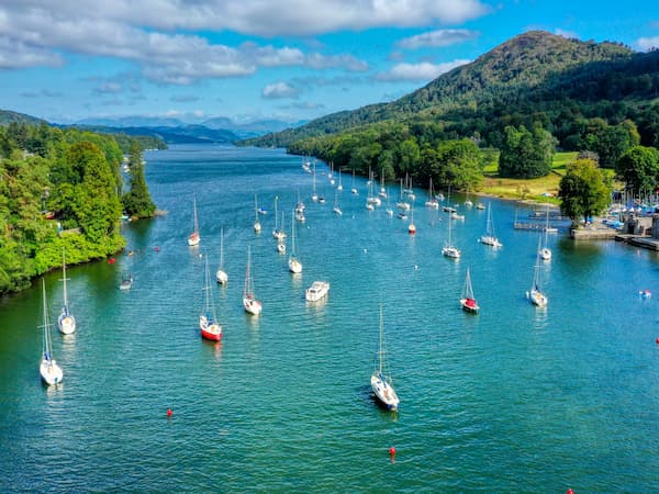 Sailing on Windermere