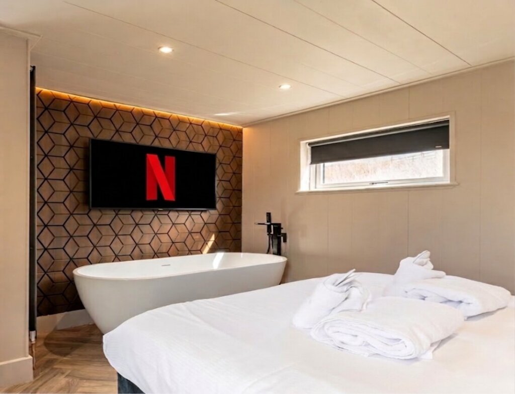 Waters edge retreat netflix and slipper bath